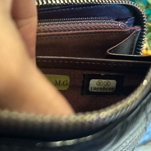 Chanel zip around wallet - Picture 14 of 16